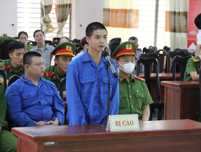 ga trom dung bua tan cong chu nha da man vi so bi phat hien ga trom dung bua tan cong chu nha da man vi so bi phat hien