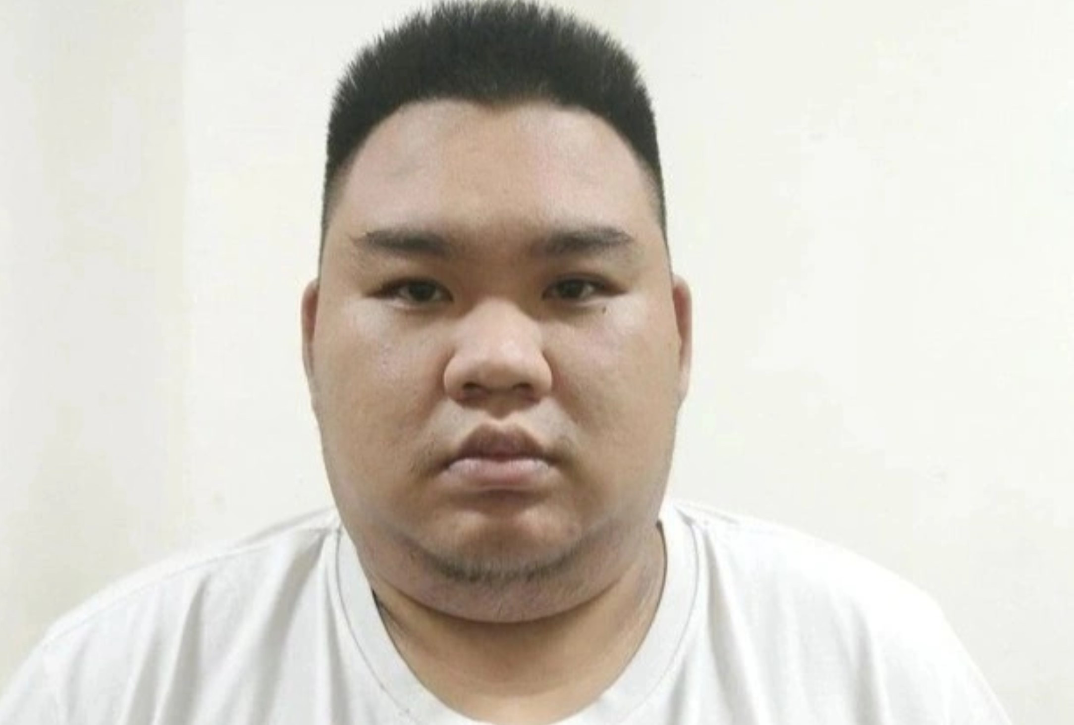 chinh sua hinh anh chuyen khoan de lua hang loat nguoi