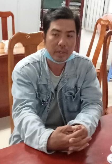 tam giu nguoi dan ong trom tien vang cua vo ho