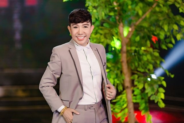 ca si long nhat tiet lo nha va biet thu o hue bi ngap nang dan mang vo cung xot xa2 ca si long nhat tiet lo nha va biet thu o hue bi ngap nang dan mang vo cung xot xa2