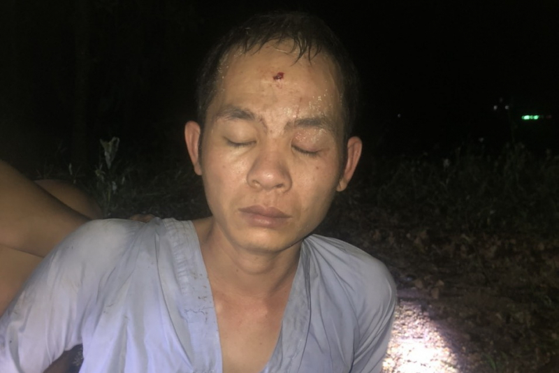 om tui nhan vang bo tron ten trom bi chu quan com bi mat theo doi om tui nhan vang bo tron ten trom bi chu quan com bi mat theo doi