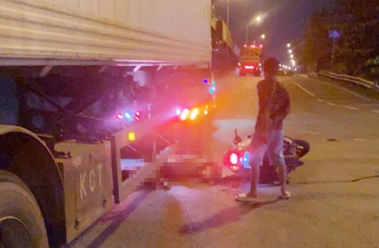 va cham voi xe container hai nguoi dan ong tu vong thuong tam va cham voi xe container hai nguoi dan ong tu vong thuong tam