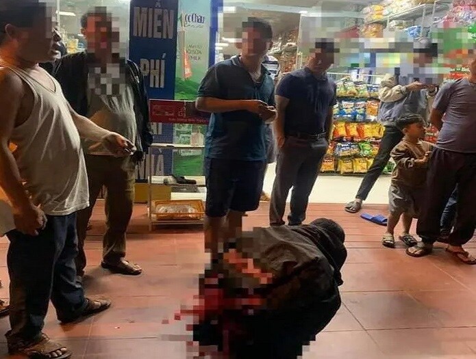 vu cam sung nhua cuop tai tiem tap hoa nghi pham khong co viec lam ham choi2