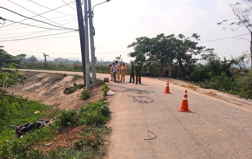 vu tai nan 3 nguoi trong gia dinh tu vong xe tai khong lap thiet bi giam sat hanh trinh