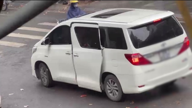 phat 25 trieu dong tuoc giay phep lai xe 2 thang tai xe o to di vao duong cam phat 25 trieu dong tuoc giay phep lai xe 2 thang tai xe o to di vao duong cam