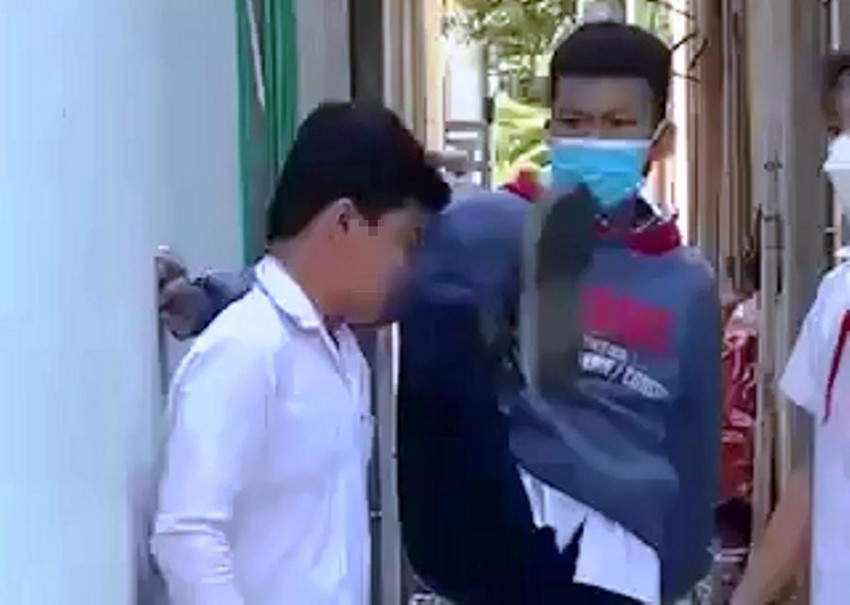 da nang nam sinh bi ban da vao mat dung im chiu don