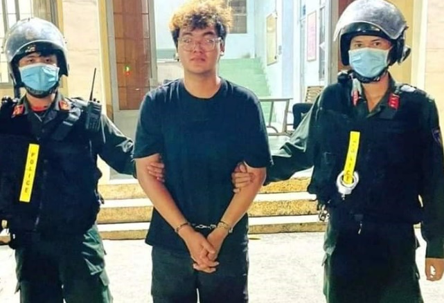 du ban gai tuoi teen khoe co the roi dung anh nong tong tien