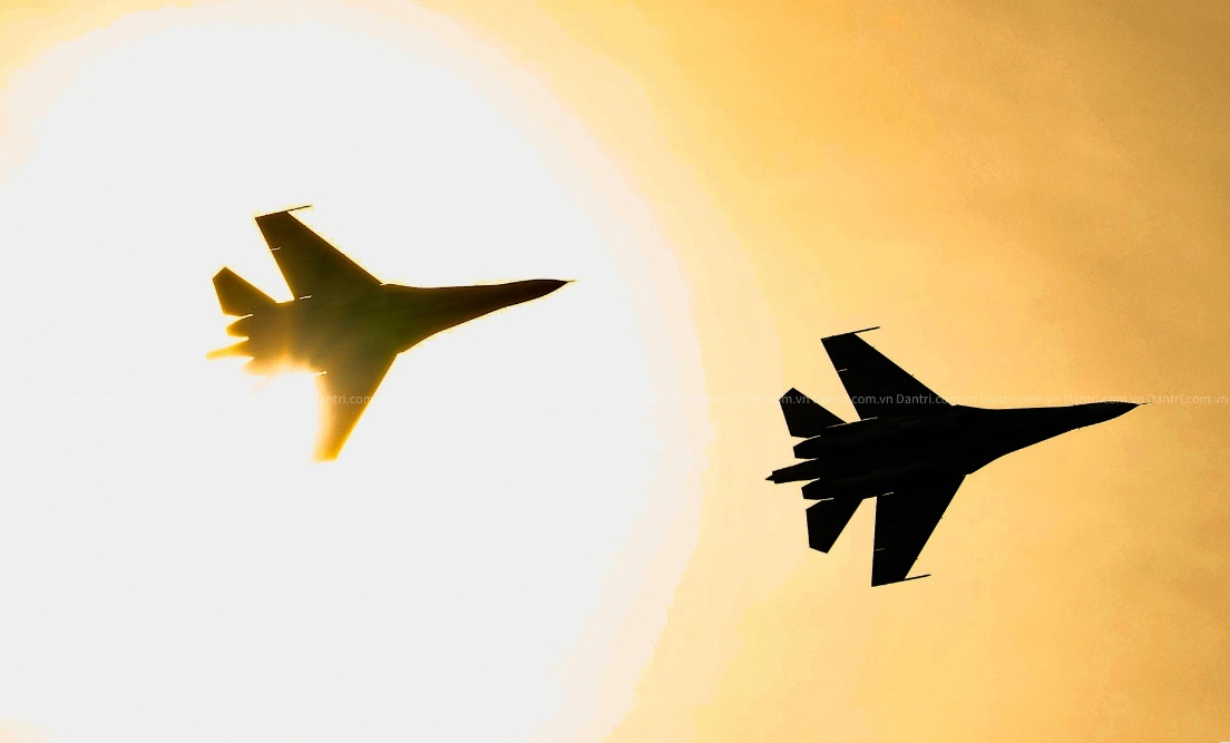 man nhan truoc man trinh dien cua truc thang va tiem kich su 30mk2 tren bau troi ha noi4