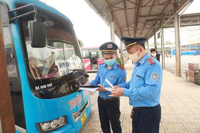 ha noi chuan bi phuc vu tot nhu cau di lai cua nguoi dan trong dip tet