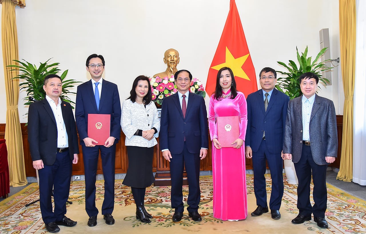 cong bo quyet dinh bo nhiem 2 tan thu truong 4 cong bo quyet dinh bo nhiem 2 tan thu truong 4