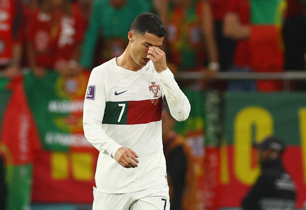 tin worl cup 2022 bo dao nha bi loai ronaldo bat khoc tuc tuoi2