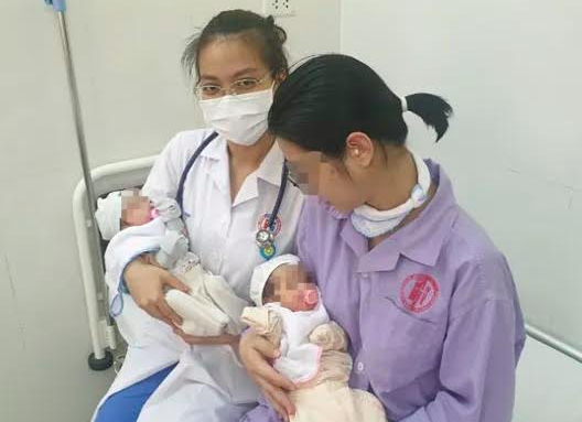 cap song sinh mac xuat huyet tieu hoa sau 18 tieng chao doi