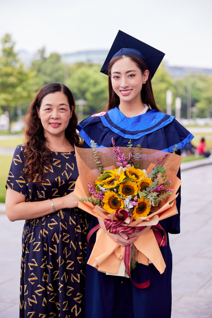 chan dung nhung giang vien la hoa hau a hau co hoc van khung dspl 3 chan dung nhung giang vien la hoa hau a hau co hoc van khung dspl 3