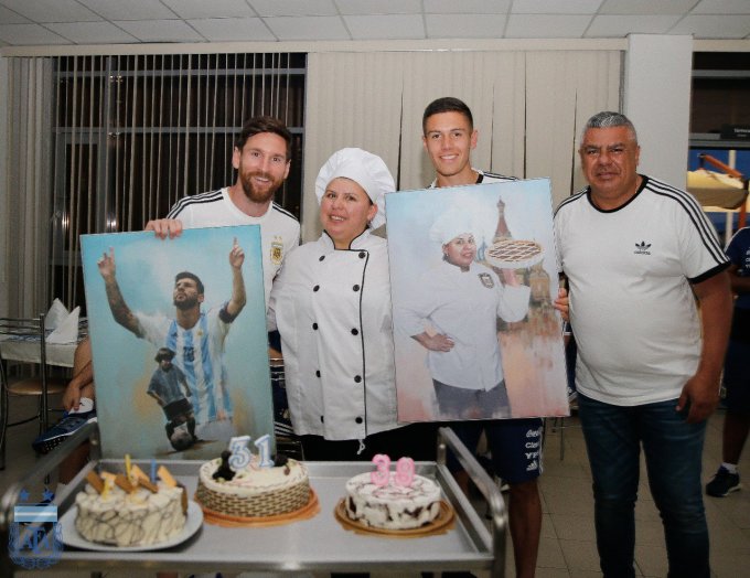 messi om chat nguoi phu nu nay truoc ca vo con sau tran chung ket2 messi om chat nguoi phu nu nay truoc ca vo con sau tran chung ket2