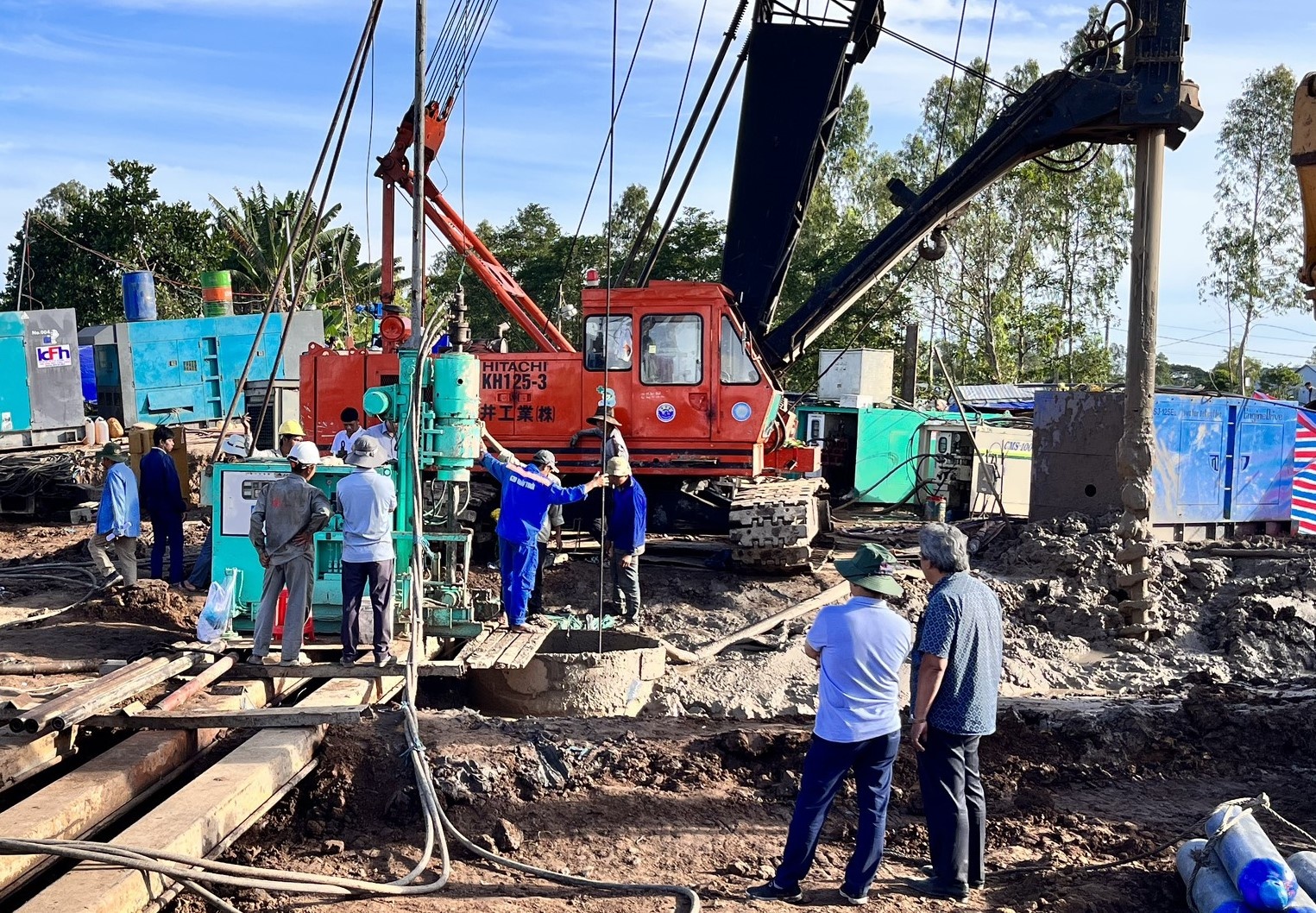 vu be trai roi xuong tru be tong sau 35m dieu dong bua rung 180kw tu ba ria vung tau vu be trai roi xuong tru be tong sau 35m dieu dong bua rung 180kw tu ba ria vung tau