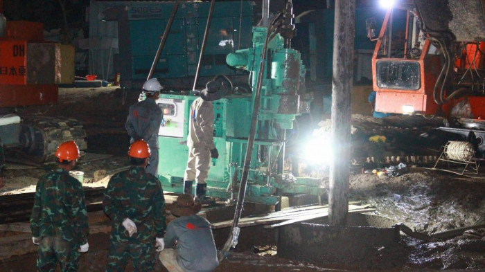 vu be trai lot xuong tru be tong sau 35m da bom gan 200m3 cat de gia co