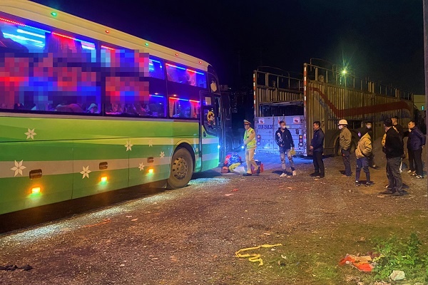 bi phat 315 trieu dong vi nhoi 57 nguoi tren xe khach 46 cho bi phat 315 trieu dong vi nhoi 57 nguoi tren xe khach 46 cho