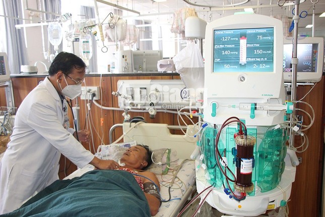 35 nguoi bi ngo doc sau khi an che dau trang mien phi