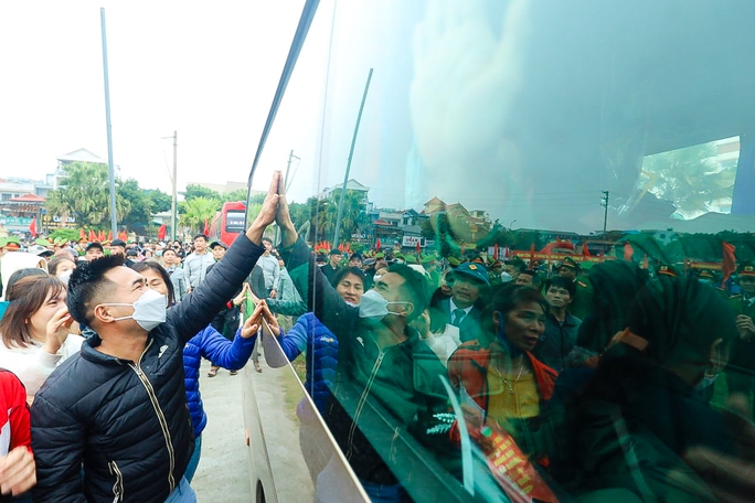 hon 4200 tan binh ha noi bin rin chia tay nguoi than len duong nhap ngu dspl 3 hon 4200 tan binh ha noi bin rin chia tay nguoi than len duong nhap ngu dspl 3