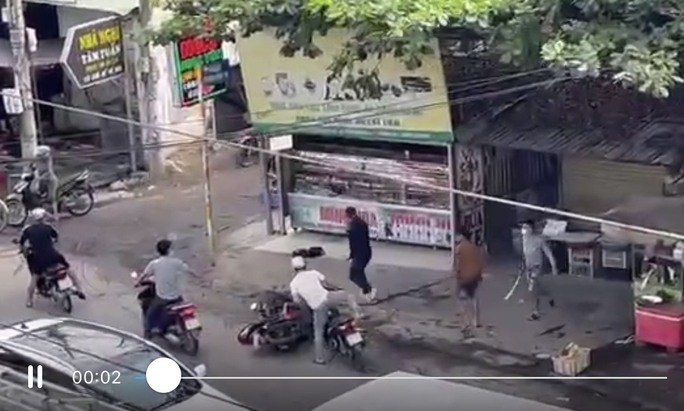 mau thuan sau va cham giao thong nguoi dan ong bi chem tu vong