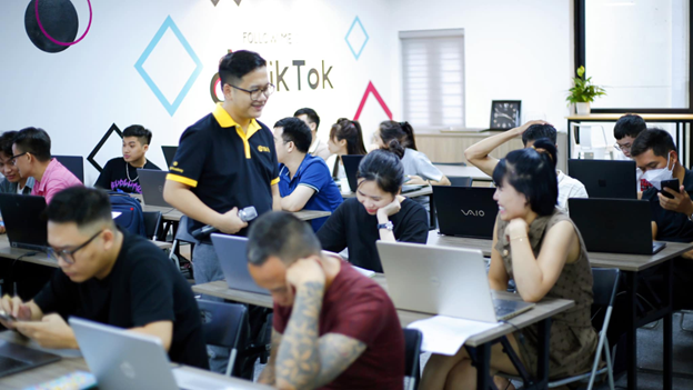 chang trai bach khoa thanh cong khi lan san sang tikpro academy2 chang trai bach khoa thanh cong khi lan san sang tikpro academy2