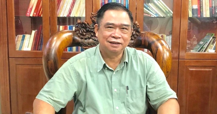 ong do huu ca bi dinh chi sinh hoat dang