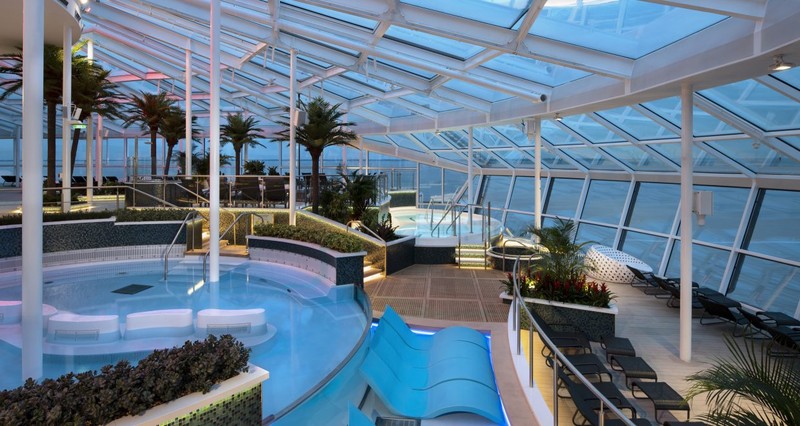 choang ngop voi noi that cua du thuyen hien dai bac nhat the gioi den viet nam dspl 8