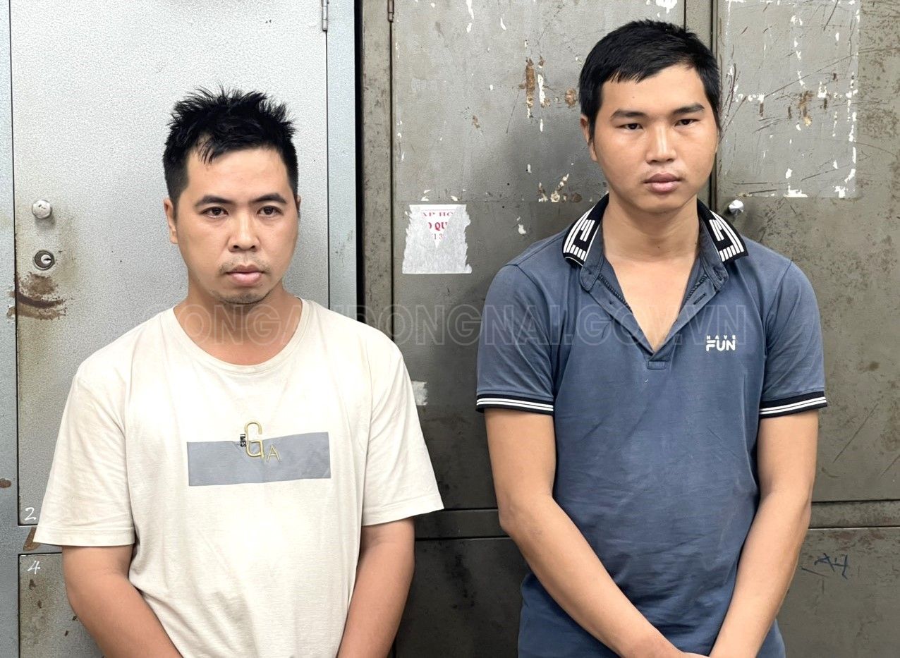 bat 2 ke vao nhomhoi nhung nguoi vo no muon lam lieu chuan bi hung khi di cuop bat 2 ke vao nhomhoi nhung nguoi vo no muon lam lieu chuan bi hung khi di cuop
