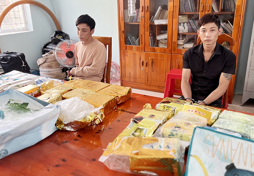 hai doi tuong vut hon 18kg ma tuy xuong duong khai gi tai co quan cong an hai doi tuong vut hon 18kg ma tuy xuong duong khai gi tai co quan cong an