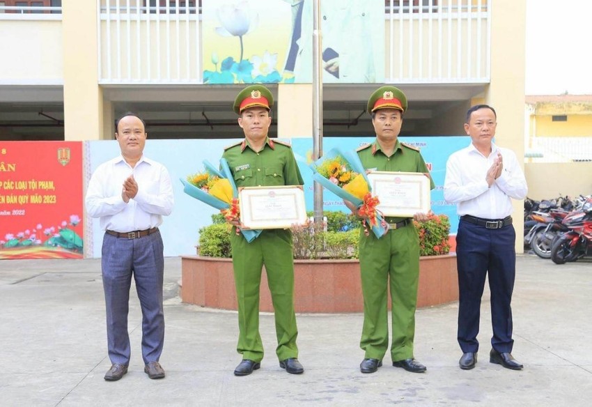 khen thuong cac don vi pha nhanh vu cuop ngan hang o quan 8 khen thuong cac don vi pha nhanh vu cuop ngan hang o quan 8