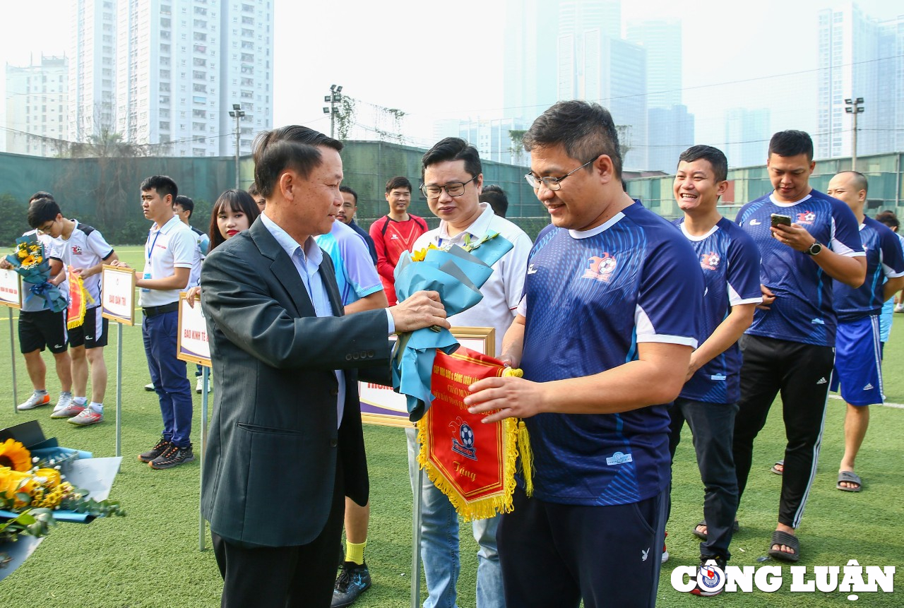 giai bong da cup bao nha bao cong luan san choi bo ich danh cho nguoi lam bao 1 giai bong da cup bao nha bao cong luan san choi bo ich danh cho nguoi lam bao 1