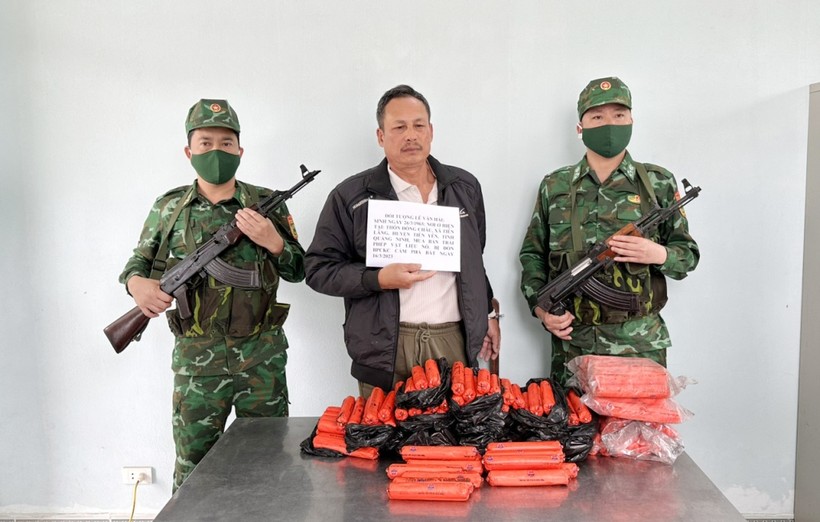 bat qua tang nguoi dan ong van chuyen 30 kg thuoc no di tieu thu