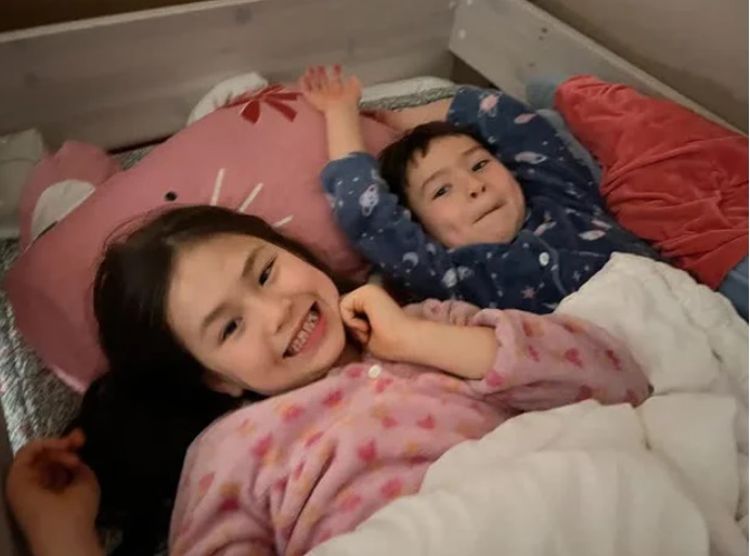 hai dua tre tung noi tieng toan cau vi pha bo tren song truyen hinh gio ra sao dspl 5