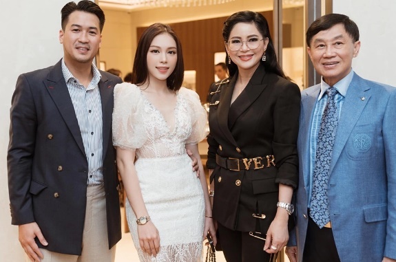 truoc them dam cuoi hao mon lo anh hiem luc nho cua doanh nhan phillip nguyen6 truoc them dam cuoi hao mon lo anh hiem luc nho cua doanh nhan phillip nguyen6