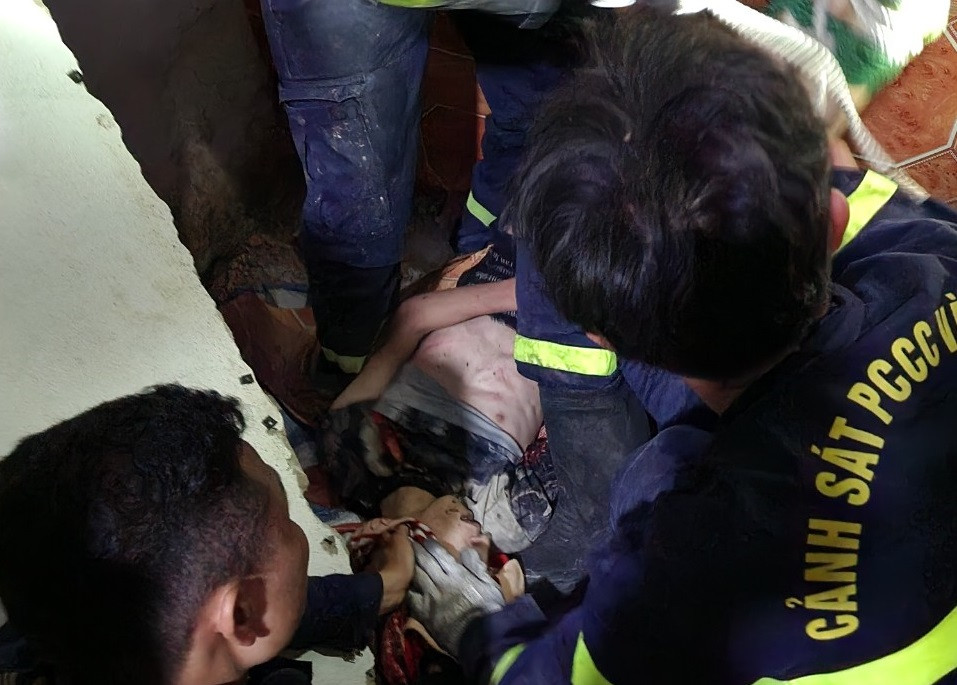 binh duong giai cuu thanh nien nghi ngao da ket giua vach tuong binh duong giai cuu thanh nien nghi ngao da ket giua vach tuong