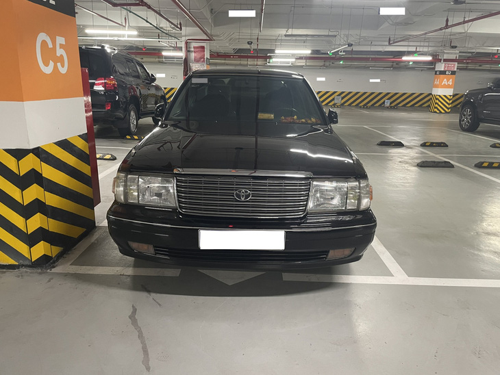 dau gia xong 4 o to toyota crown cua van phong chinh phu nhieu nguoi gui de nghi muon mua lai
