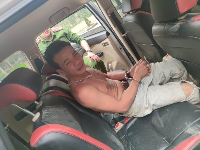 khoi to doi tuong say ruou cam keo de doa giet cong an khoi to doi tuong say ruou cam keo de doa giet cong an
