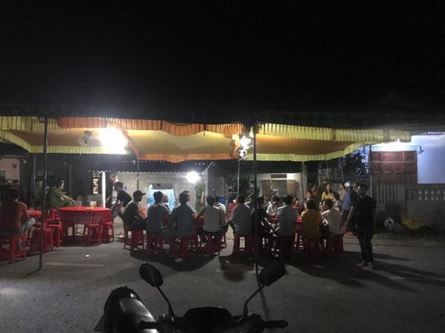 quang tri khoi to hoc sinh lop 9 dam ban tu vong2 quang tri khoi to hoc sinh lop 9 dam ban tu vong2