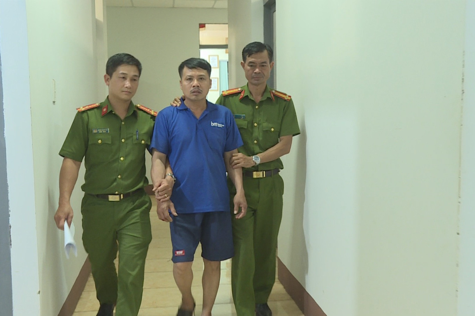 mau thuan sau man mua vo nguoi dan ong bi danh tu vong mau thuan sau man mua vo nguoi dan ong bi danh tu vong