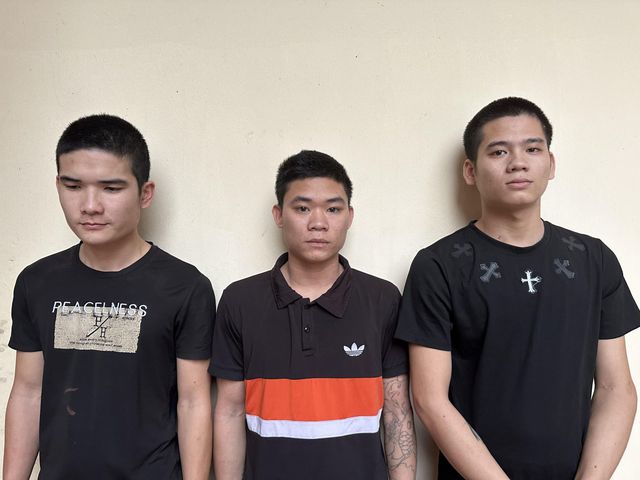 nghi ban gai bi du do lam nhan vien quan hat nam thanh nien ru ban di bat nguoi nghi ban gai bi du do lam nhan vien quan hat nam thanh nien ru ban di bat nguoi