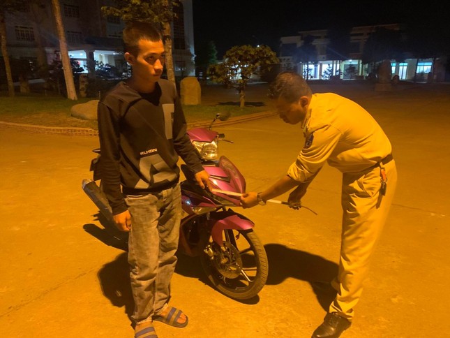 tim duoc nam thanh nien tong be gai 10 tuoi chan thuong so nao roi bo tron tim duoc nam thanh nien tong be gai 10 tuoi chan thuong so nao roi bo tron