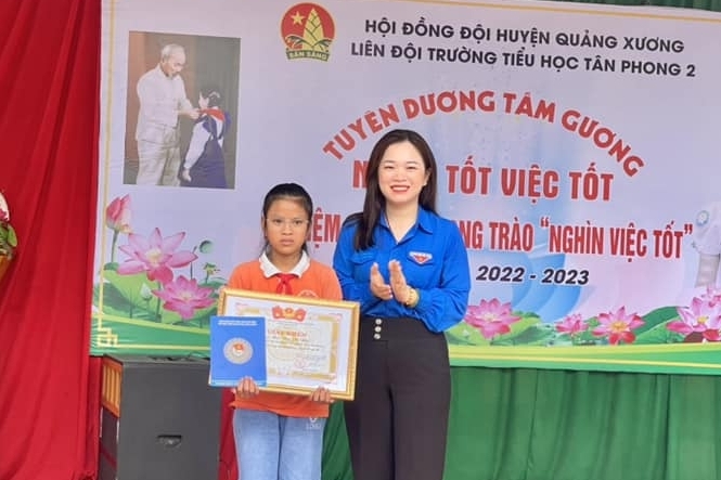 hoc sinh lop 5 nhat duoc day chuyen vang tra lai nguoi danh mat hoc sinh lop 5 nhat duoc day chuyen vang tra lai nguoi danh mat