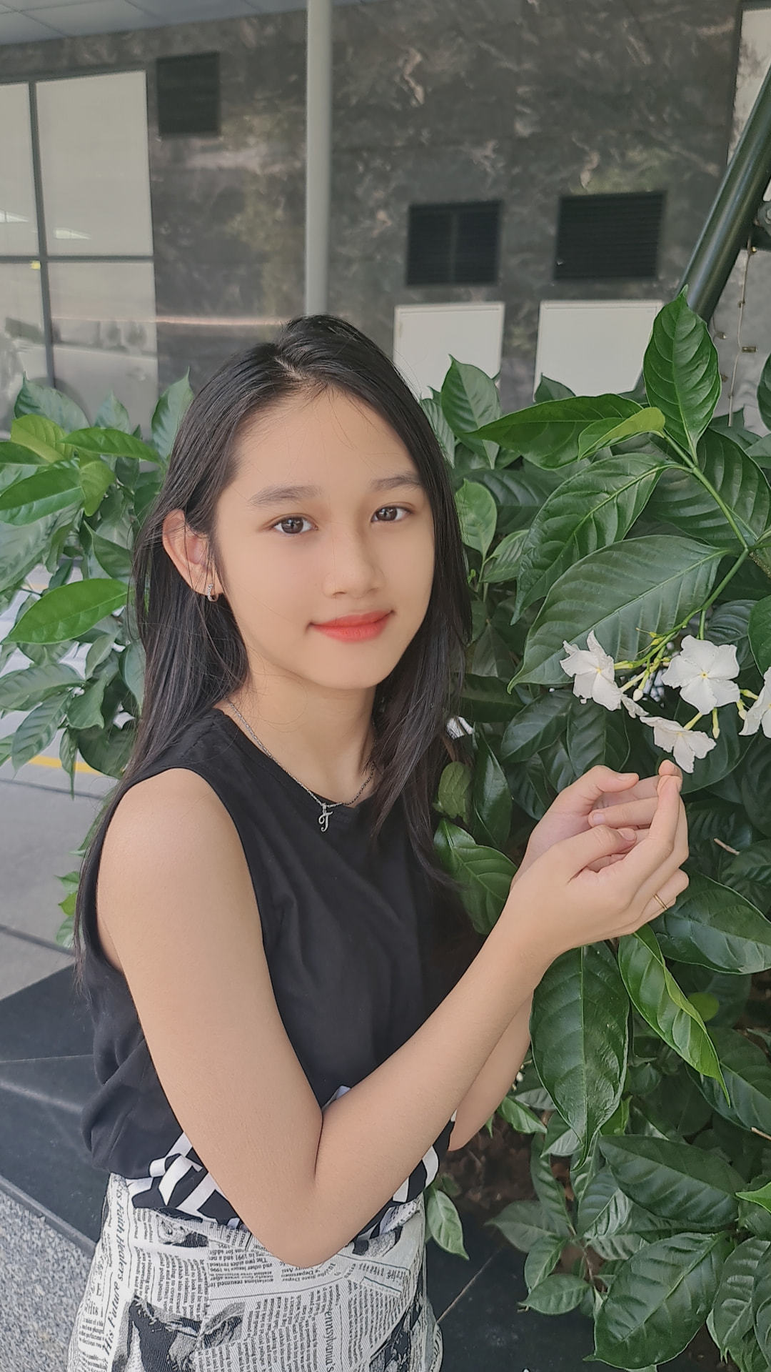 con gai dien vien minh tiep khoe nhan sac don tim8 con gai dien vien minh tiep khoe nhan sac don tim8