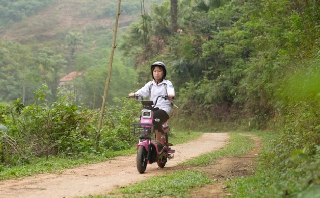hoc bong trang xanh viet tiep hanh trinh di tim con chu cho nu sinh ngheo hoc bong trang xanh viet tiep hanh trinh di tim con chu cho nu sinh ngheo