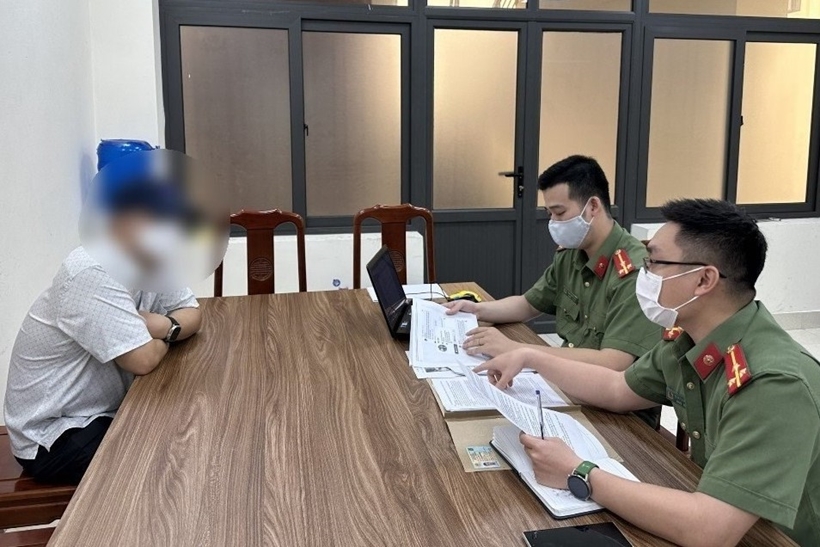 nguoi dan ong bi phat 75 trieu dong vi dang bai xuyen tac tren mang xa hoi nguoi dan ong bi phat 75 trieu dong vi dang bai xuyen tac tren mang xa hoi