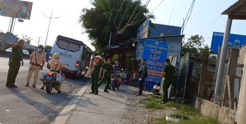 tien giang tai xe chong tra khi bi danh hoi dong khien 1 nguoi tu vong