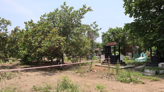 ta hoa phat hien thi the dang phan huy gan nghia trang o binh phuoc dspl 3