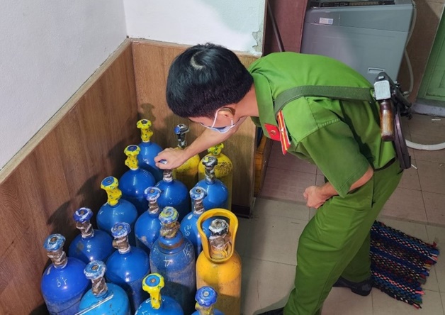 phat hien kho khi cuoi chuyen cung cap cho cac quan bar karaoke phat hien kho khi cuoi chuyen cung cap cho cac quan bar karaoke