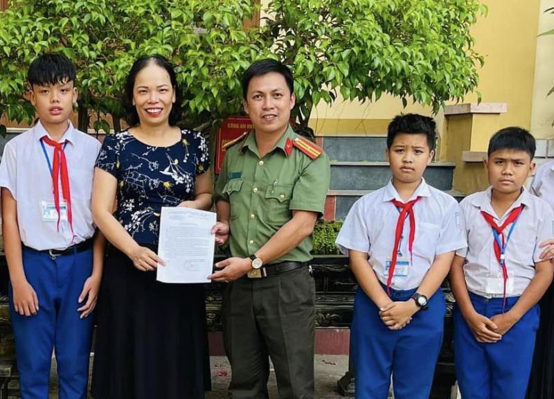 cong an gui thu khen 3 hoc sinh co hanh dong dep cong an gui thu khen 3 hoc sinh co hanh dong dep