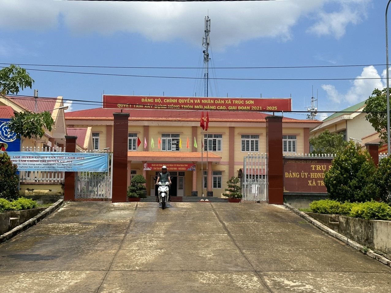 dak nong bi thu chu tich xa bi ky luat vi de dan lam duong trai phep dak nong bi thu chu tich xa bi ky luat vi de dan lam duong trai phep